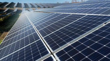 beautiful-alternative-energy-plant-with-solar-panels-2